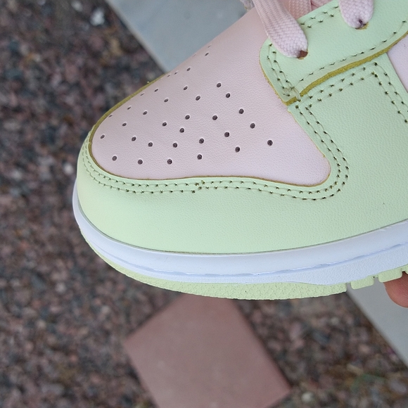 Women's Dunk Low 9.5 - Picture 10 of 11